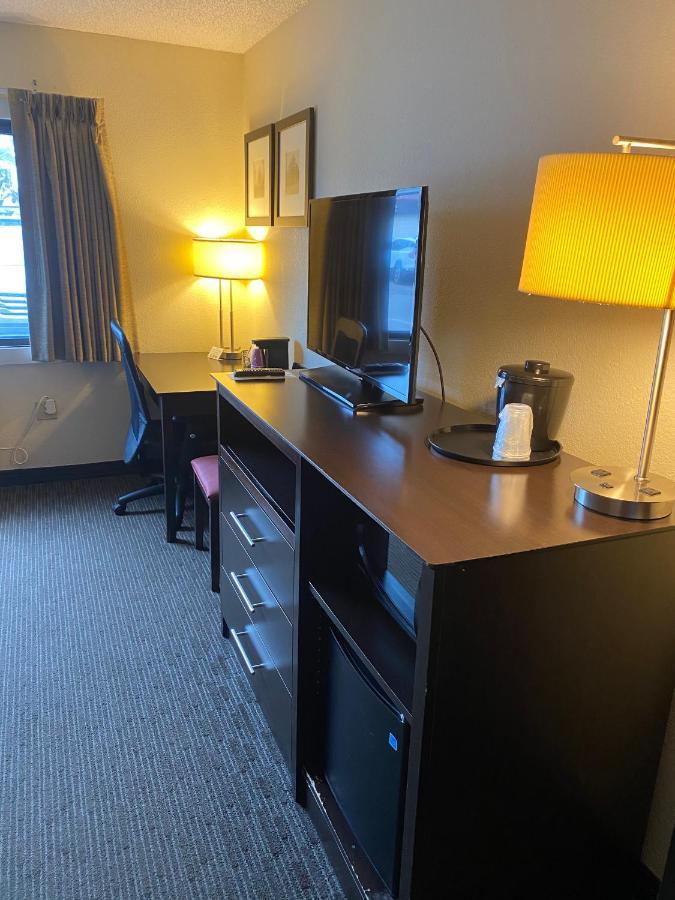 Blossom Hotel & Suites Traverse City Zewnętrze zdjęcie
