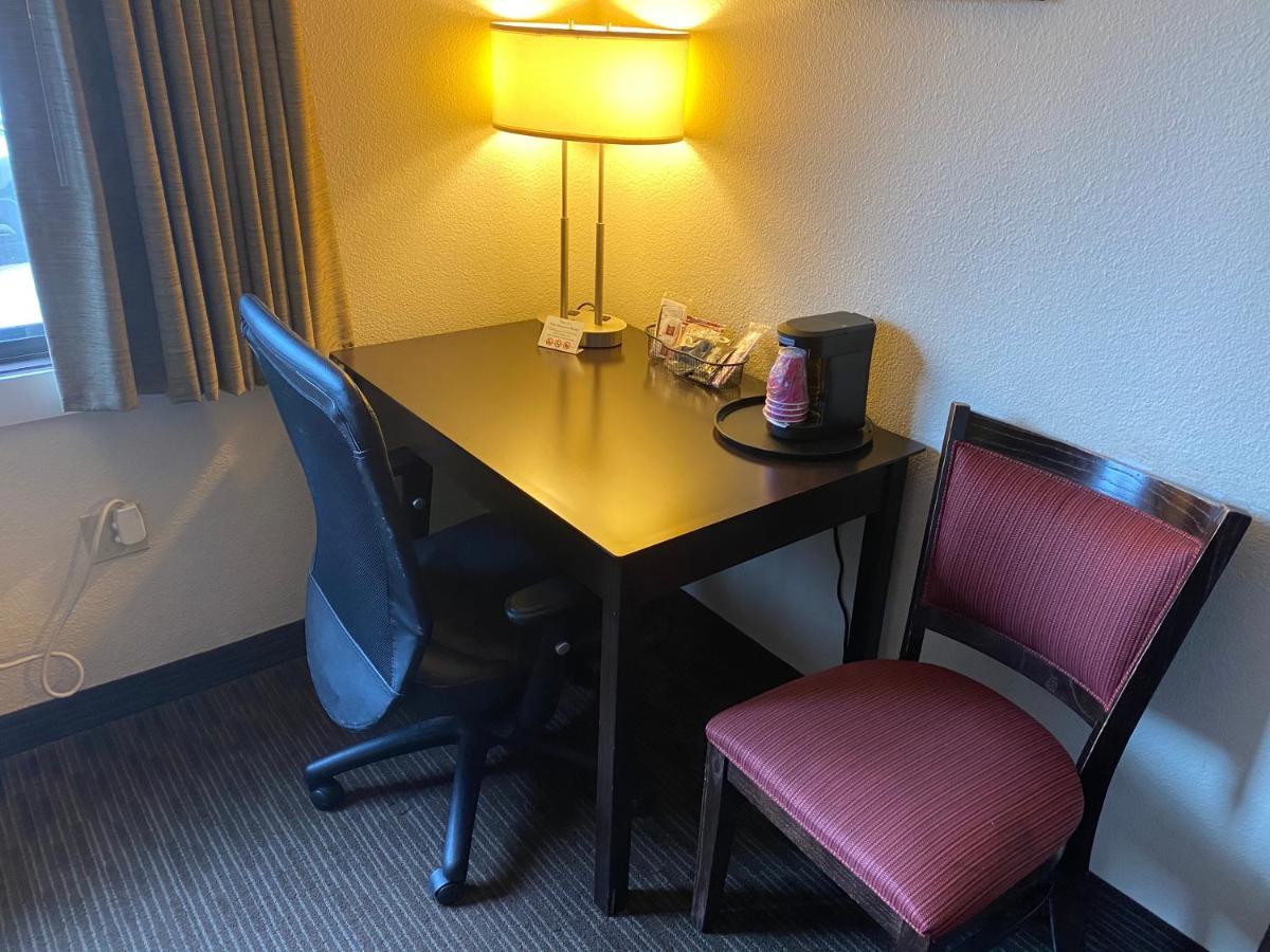 Blossom Hotel & Suites Traverse City Zewnętrze zdjęcie