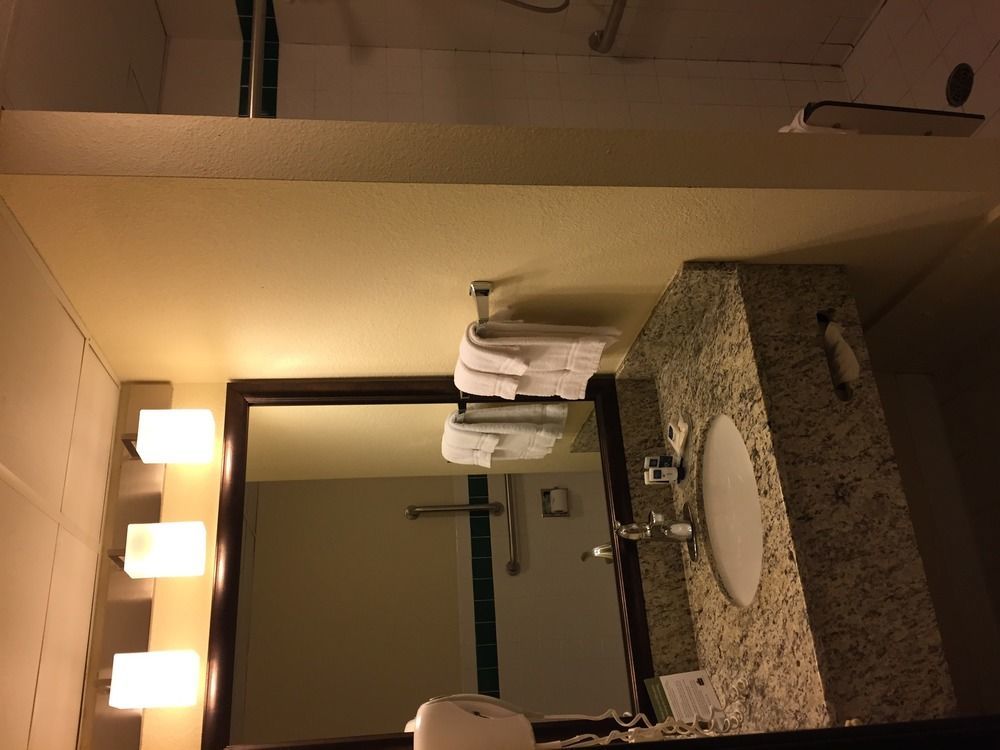 Blossom Hotel & Suites Traverse City Zewnętrze zdjęcie