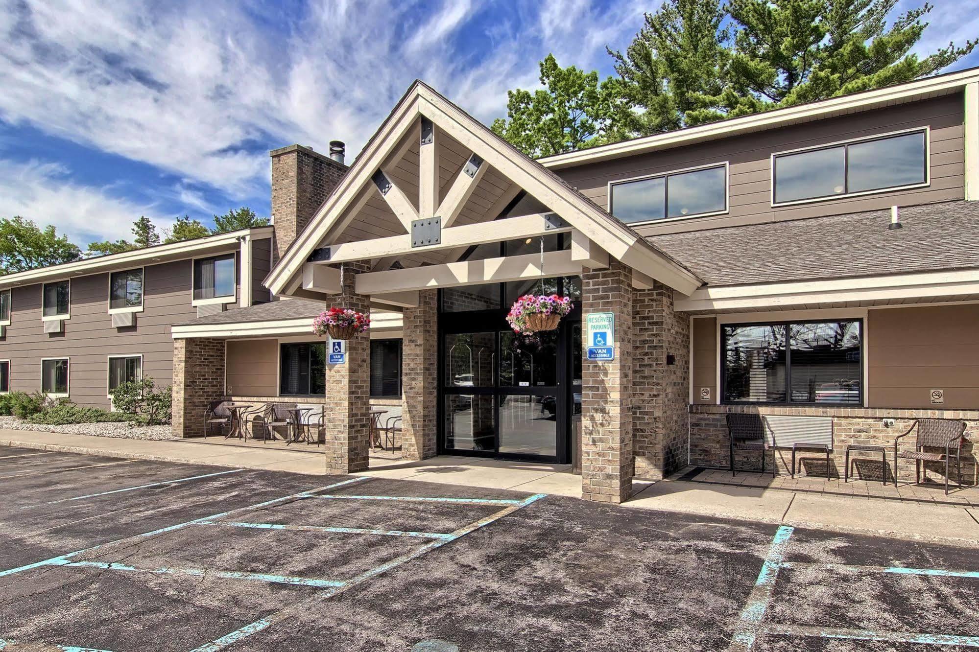 Blossom Hotel & Suites Traverse City Zewnętrze zdjęcie
