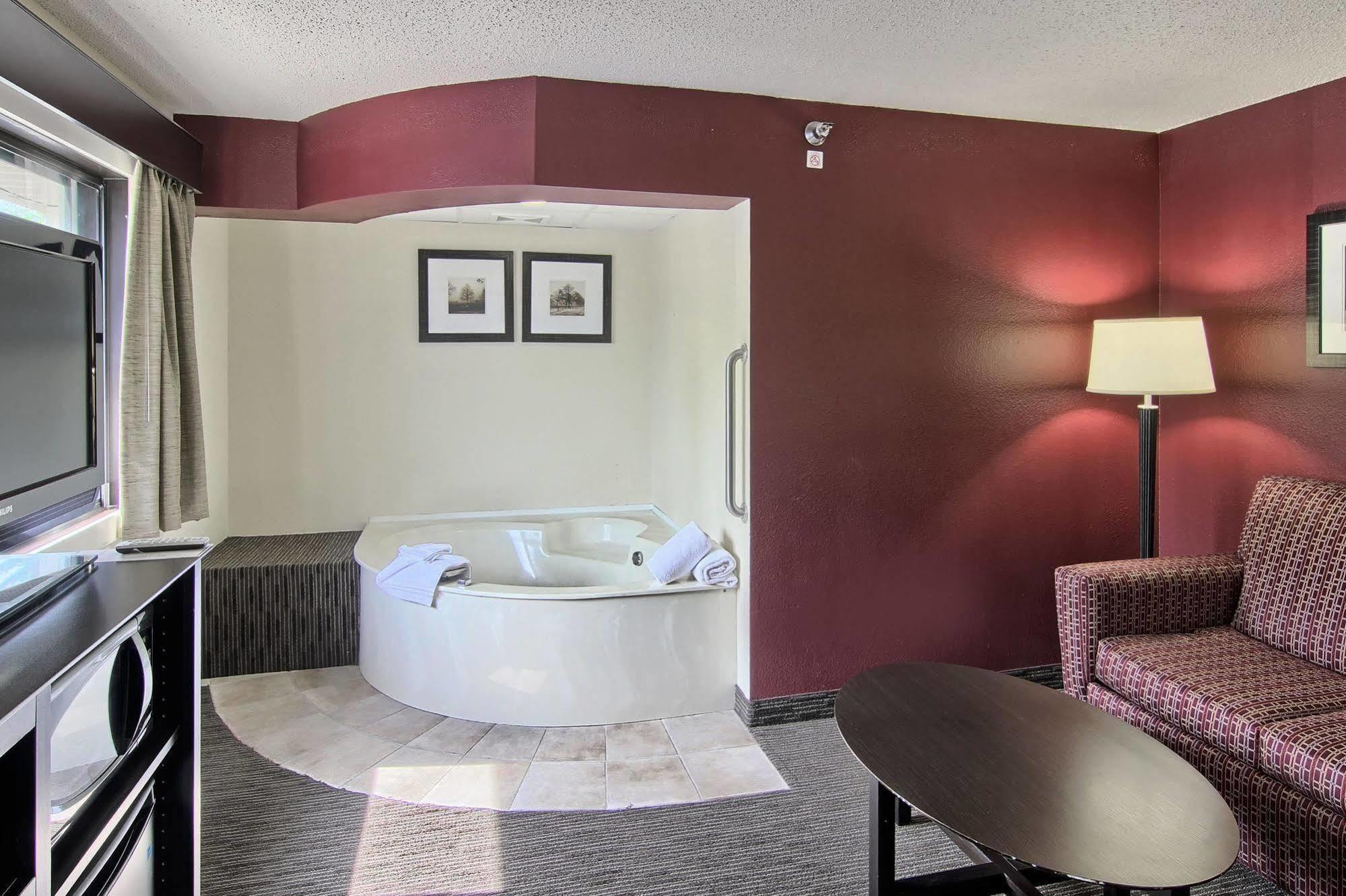 Grandstay Hotel & Suites Of Traverse City Zewnętrze zdjęcie