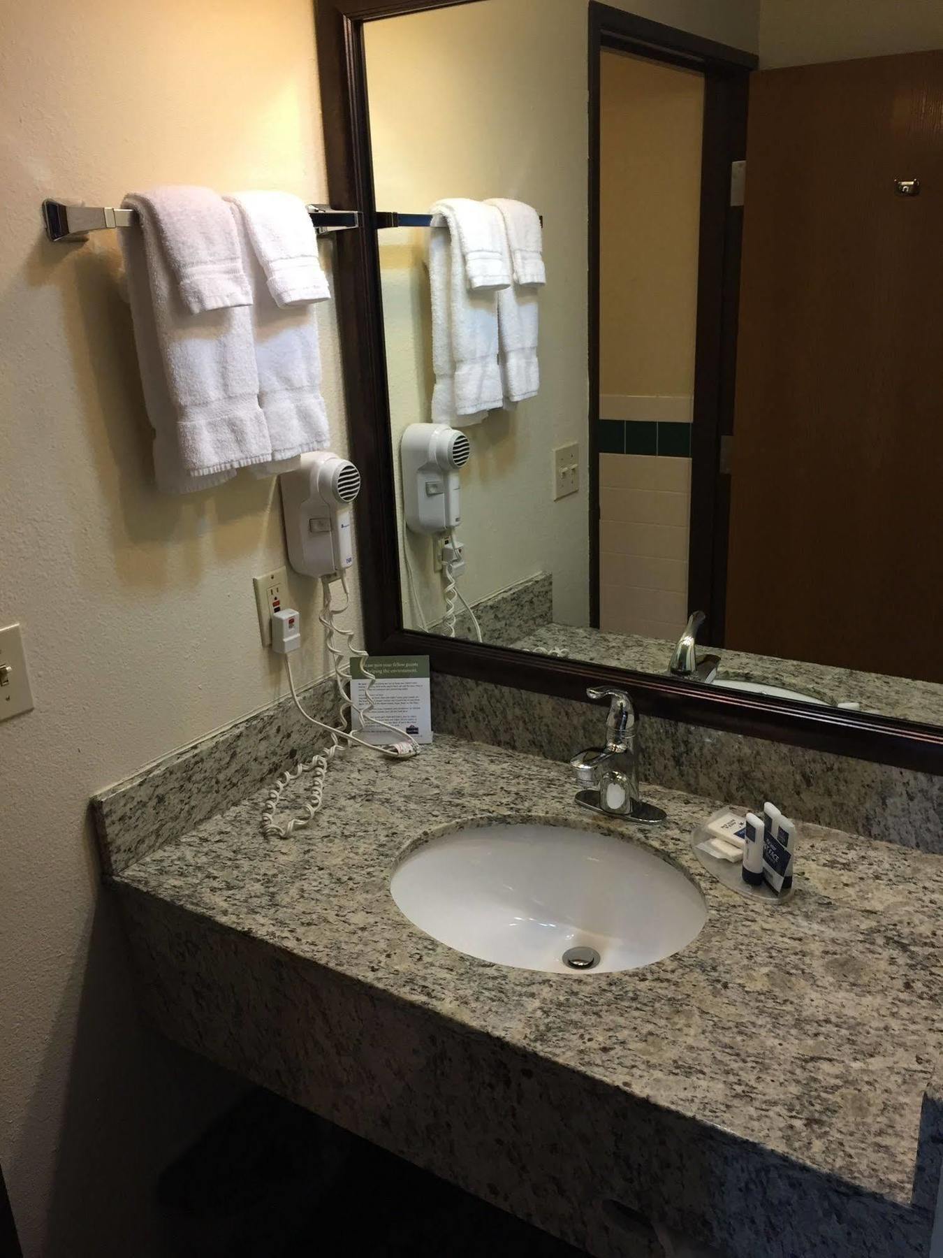 Blossom Hotel & Suites Traverse City Zewnętrze zdjęcie