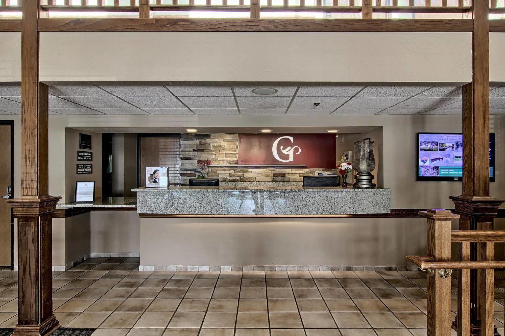 Blossom Hotel & Suites Traverse City Zewnętrze zdjęcie