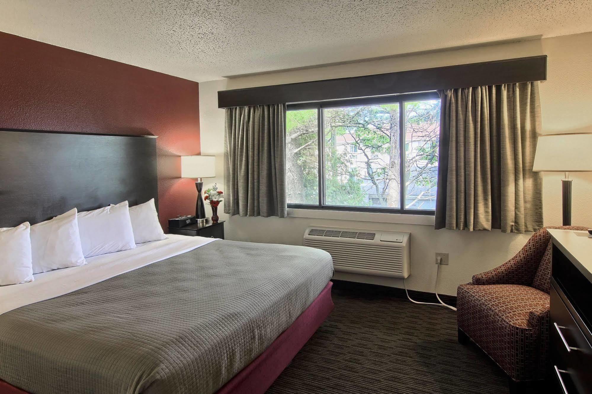 Blossom Hotel & Suites Traverse City Zewnętrze zdjęcie